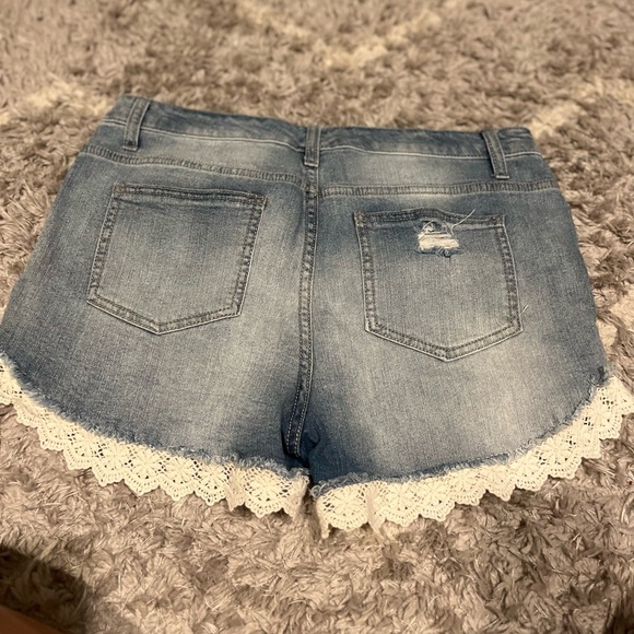 Women's/Teens Mossimo Denim Shorts - EXCELLENT Condition- Size 12/31 - Picture 11 of 11
